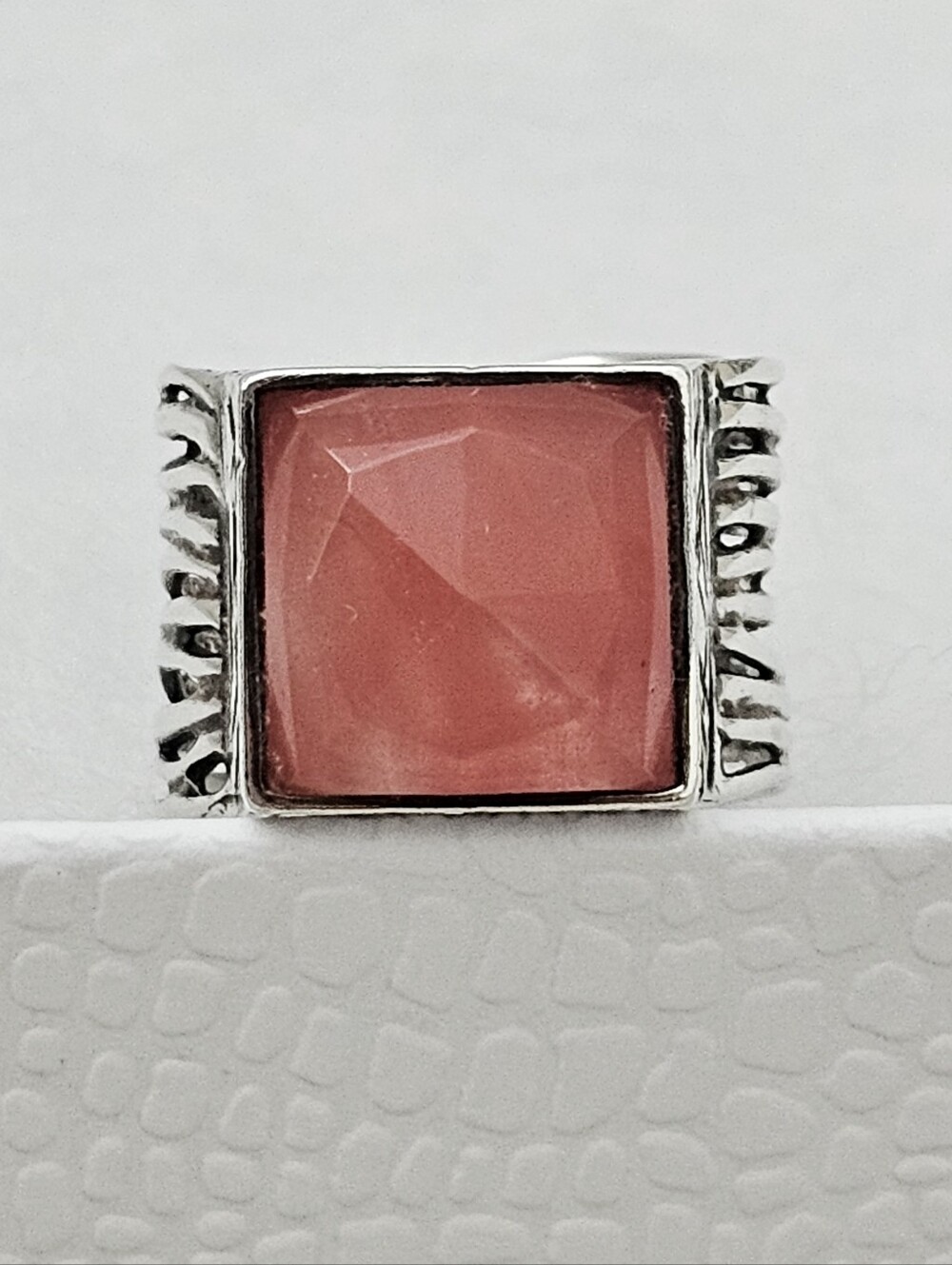 Silpada Sterling Silver Faceted Cherry Quartz Etched Wide Band Ring Size 8-8.25